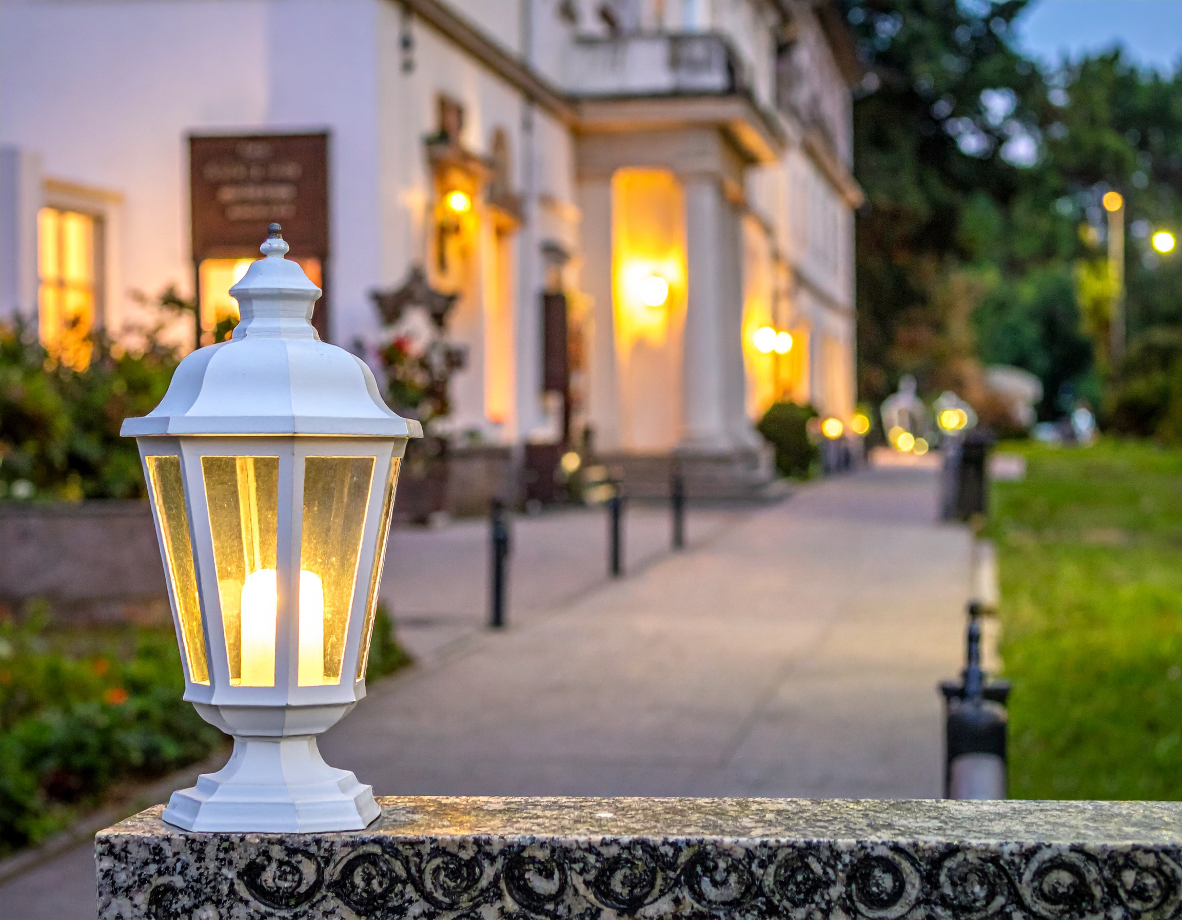 葬儀動画に格調を。日本語が映える縦書きテロップ和風テンプレート